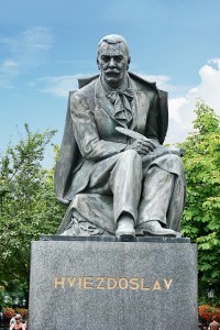  | 9 estatua de poeta Hviezdoslav_ger
