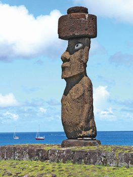  | 3 el unico moai de ahu Ko Riku con los ojos se encuentra en Tahai _ger copy