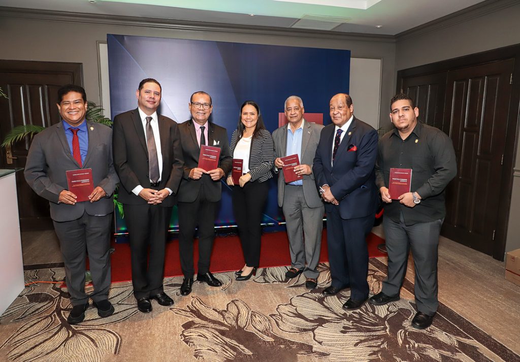 CULTURALES EVENTOS  | DR. CANDELARIO SANTANA VÁSQUEZ PRESENTA LIBRO