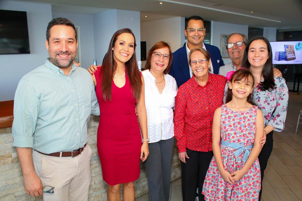 EMPRESARIALES EVENTOS  | Dr. Roberto García presentó libro