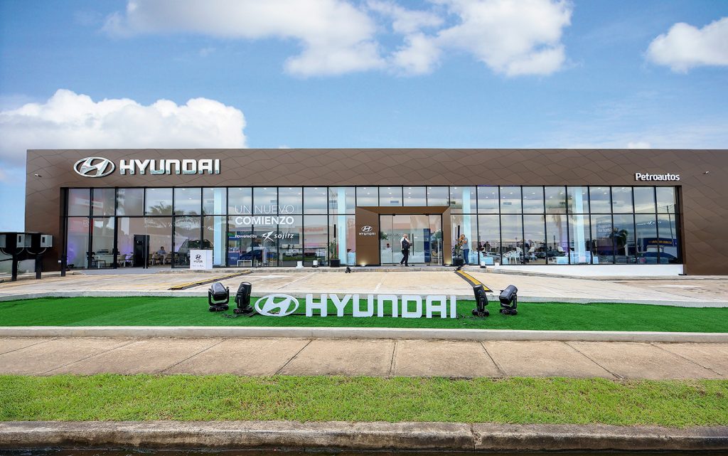 EMPRESARIALES  | PETROAUTOS INAUGURA MODERNA SUCURSAL EN COSTA VERDE