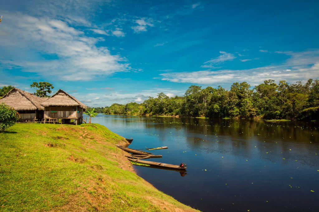 DESTINOS  | BAJO UN GRAN MANTO VERDE | AMAZONÍA PERUANA
