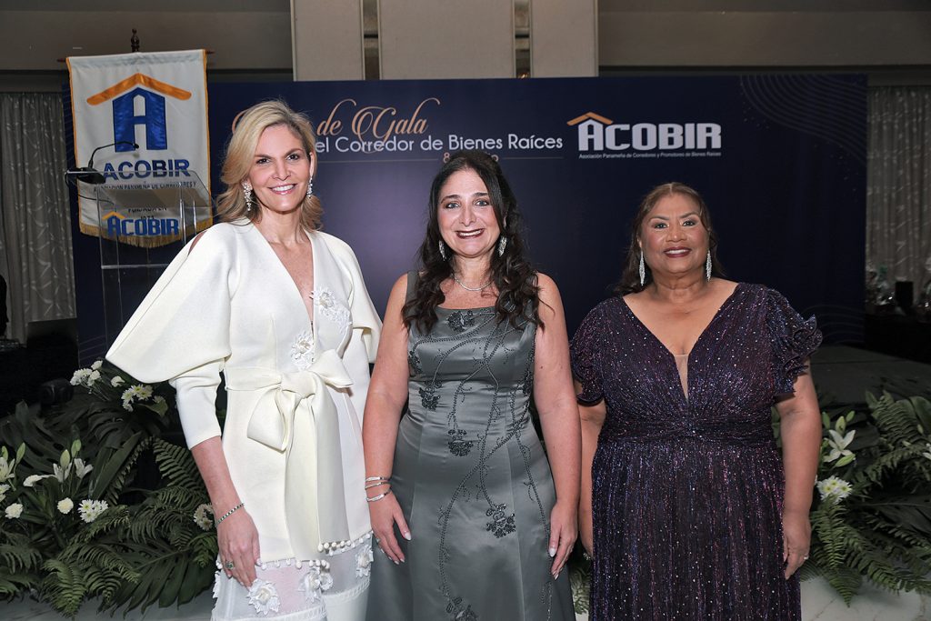 EMPRESARIALES EVENTOS  | ACOBIR realiza cena de gala benéfica