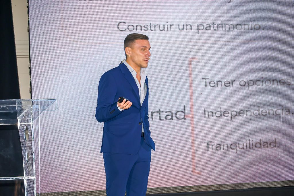 EMPRESARIALES EVENTOS  | ELLA INVIERTE