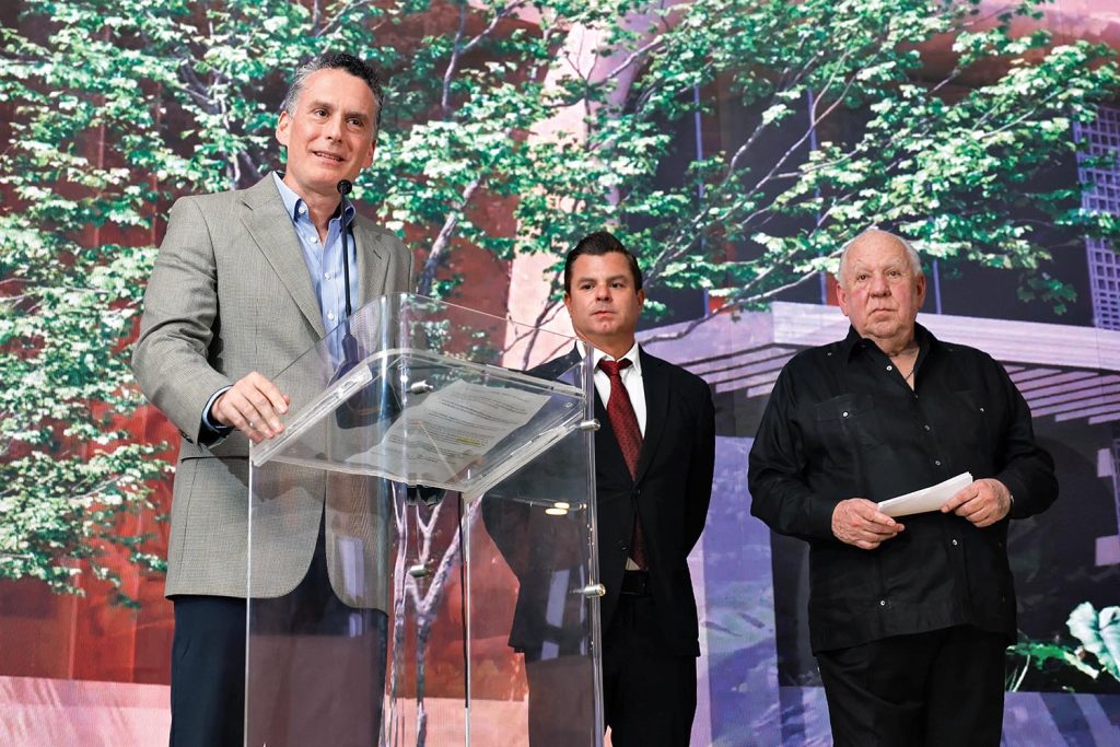 EMPRESARIALES EVENTOS  | GRUPO LOS PUEBLOS CELEBRA 40 AÑOS Y LANZA BOSCO DI SANTA MARÍA