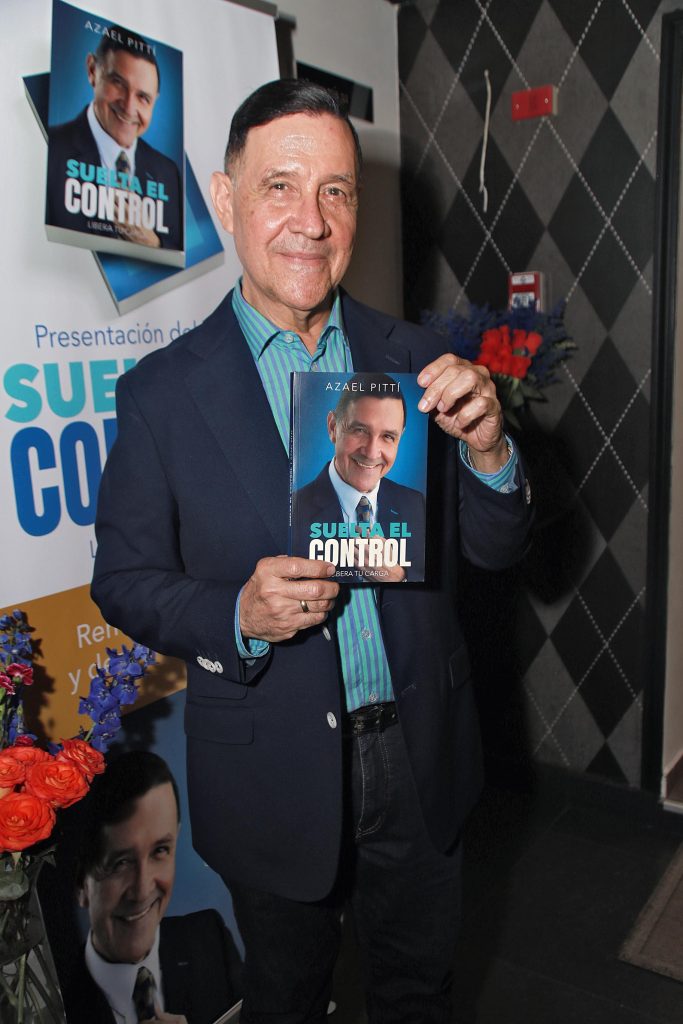 EVENTOS  | Azael Pitti presentó su primer libro