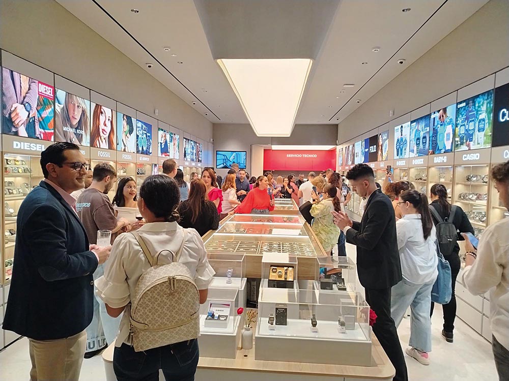 EMPRESARIALES EVENTOS  | ¡RELOJÍN AHORA BRILLA MÁS QUE NUNCA!