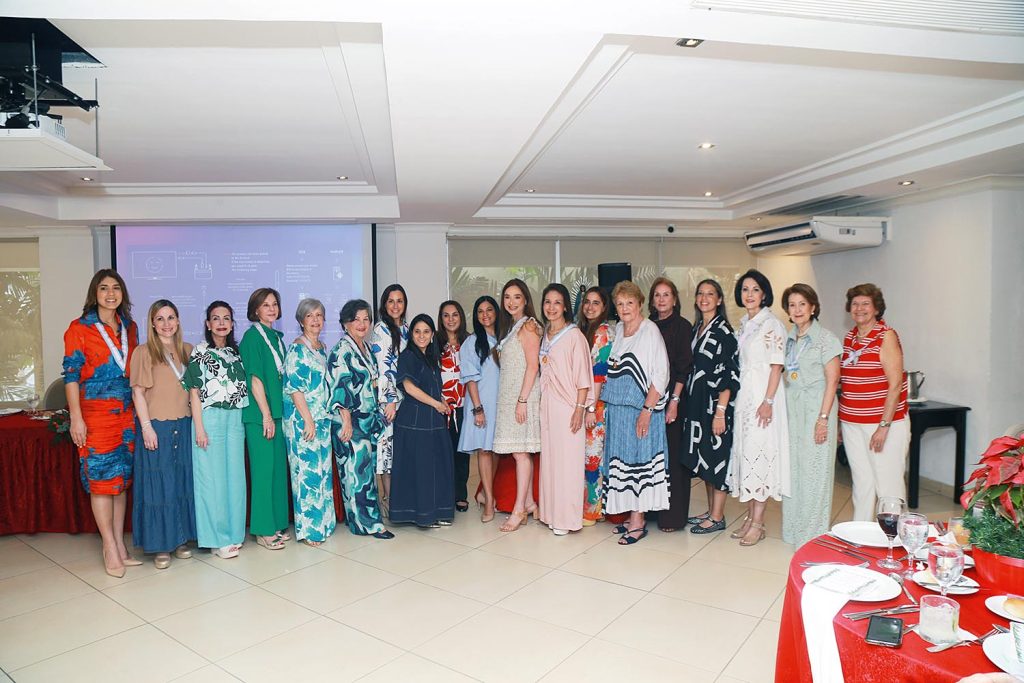 BLINK  | Damas Guadalupanas estrenan directiva