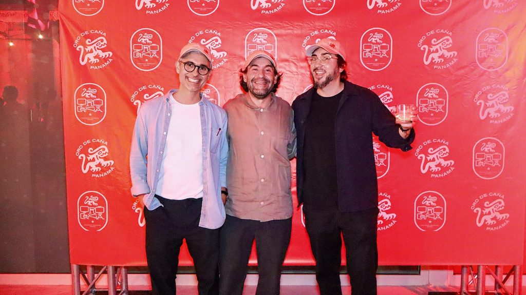 SOCIALES  | Lanzan Seco Oro de Caña