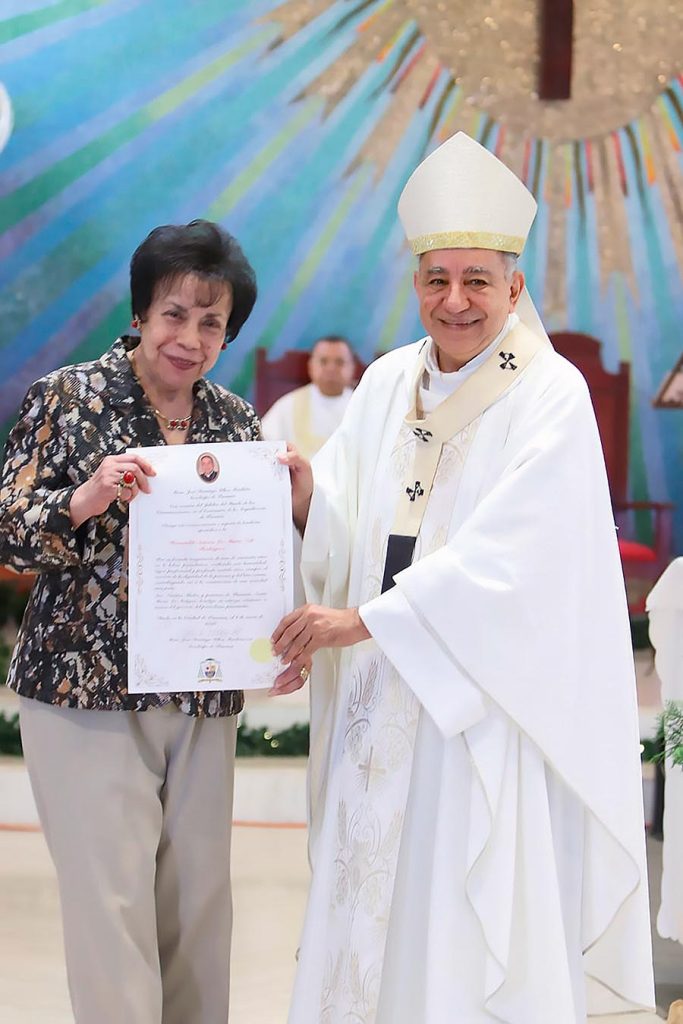 CULTURALES | Iglesia reconoce a Luz María Noli CULTURALES | Iglesia reconoce a Luz María Noli