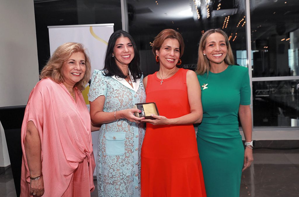 EMPRESARIALES EVENTOS  | Juramentan nueva directiva