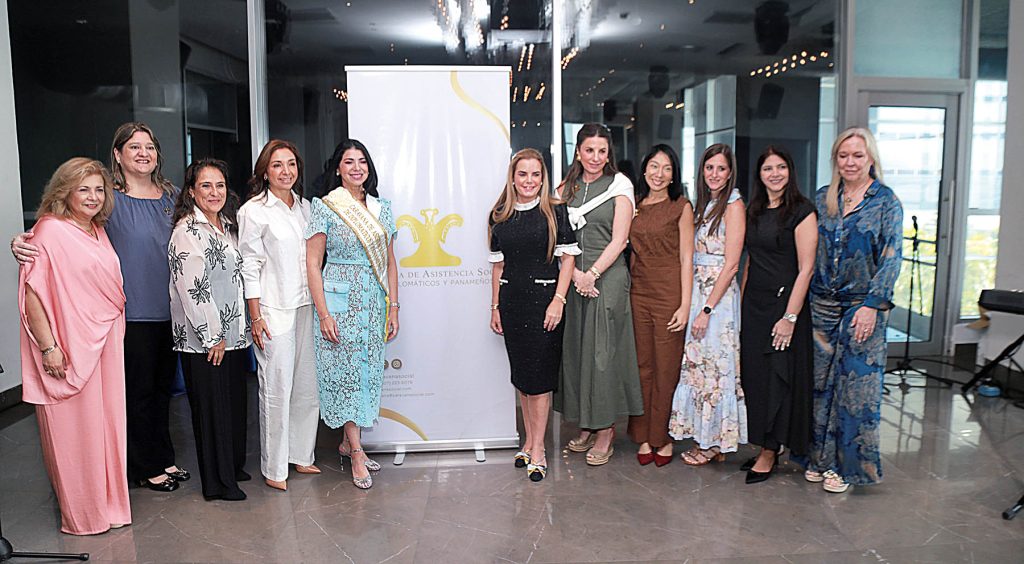 EMPRESARIALES EVENTOS  | Juramentan nueva directiva