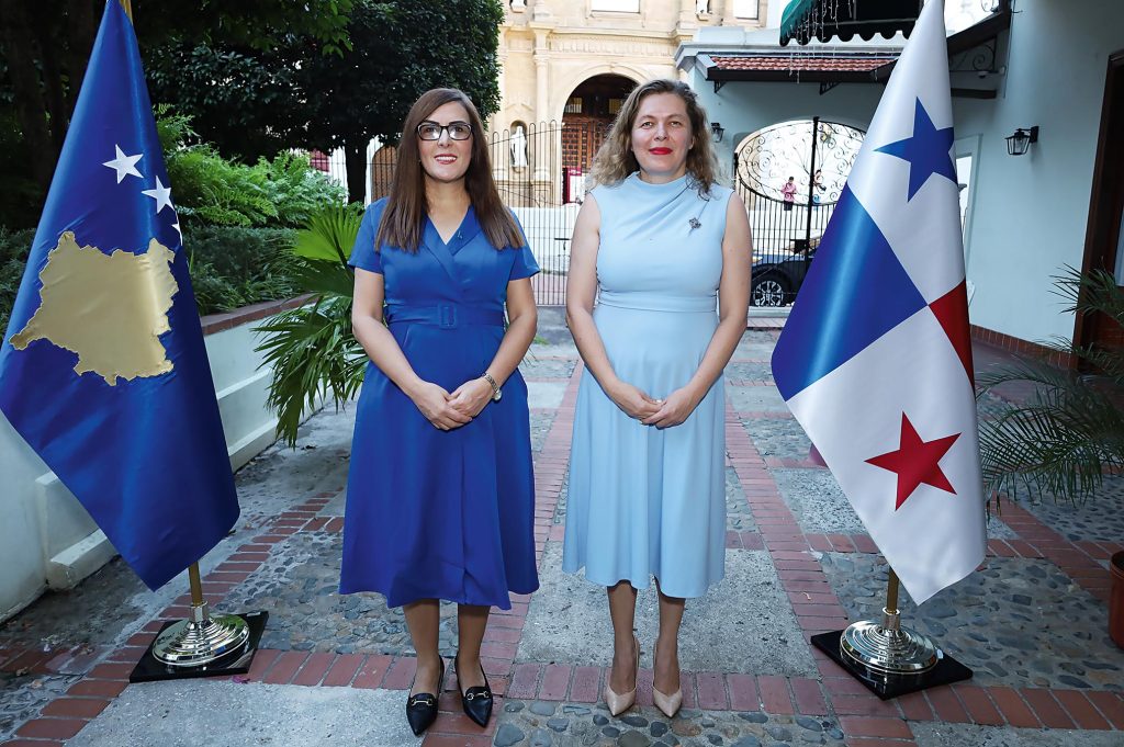 EMPRESARIALES  | Diplomacia y hermandad | KOSOVO