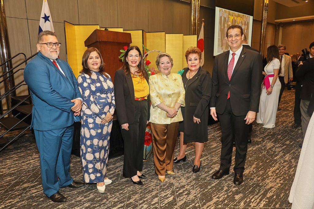 EMPRESARIALES EVENTOS  | NOCHE DE CELEBRACIÓN