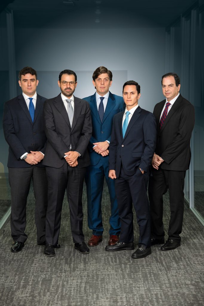 PORTADA | INVERTIR CON CRITERIO | AV Securities: 40 años de trayectoria PORTADA | INVERTIR CON CRITERIO | AV Securities: 40 años de trayectoria