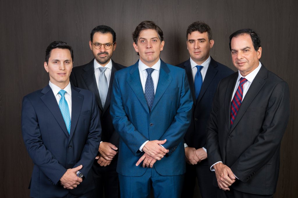 PORTADA | INVERTIR CON CRITERIO | AV Securities: 40 años de trayectoria PORTADA | INVERTIR CON CRITERIO | AV Securities: 40 años de trayectoria