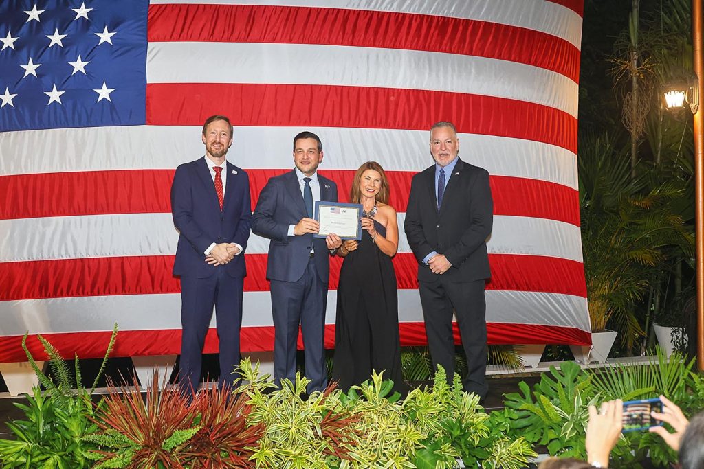 EMPRESARIALES  | Sólidos vínculos