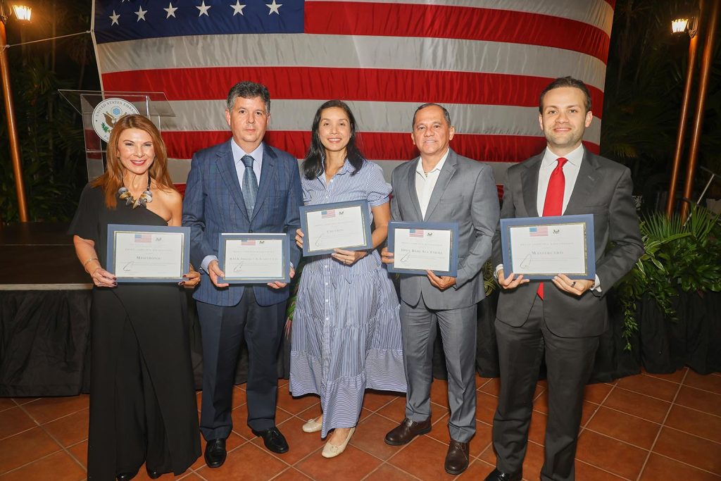 EMPRESARIALES  | Sólidos vínculos