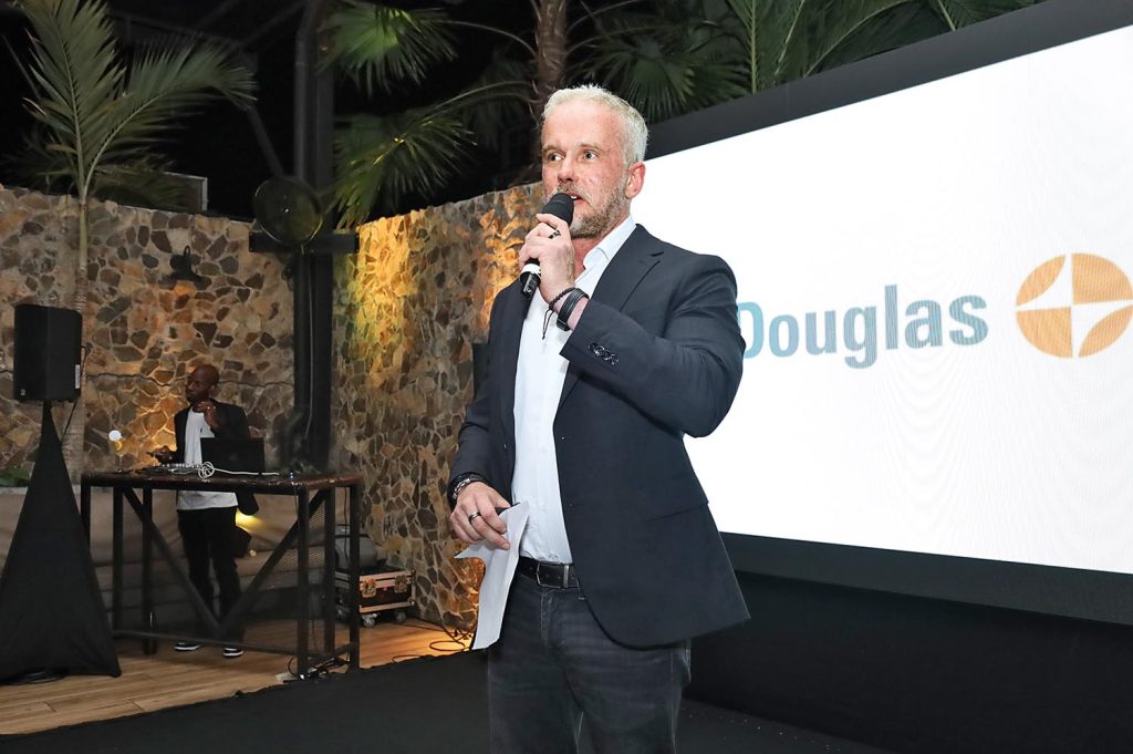 EMPRESARIALES  | HUNTER DOUGLAS: DISEÑO QUE CONECTA