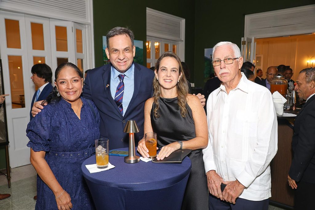 EMPRESARIALES  | Sólidos vínculos