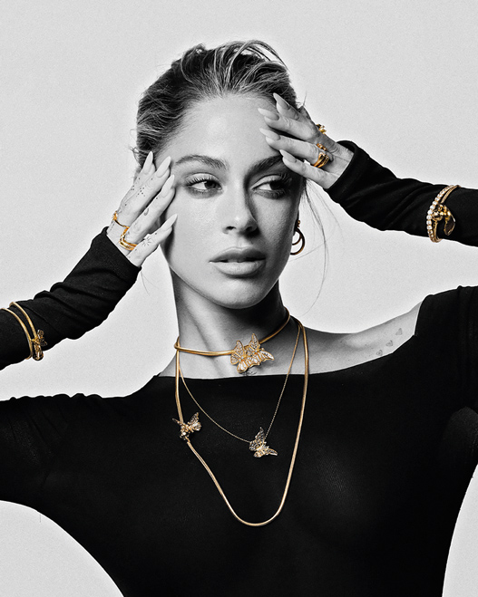 ELLAS  | blinks | ella