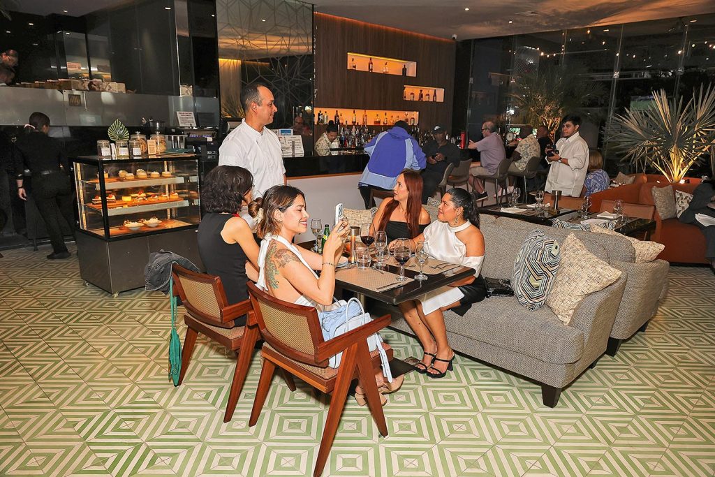 SOCIALES  | “NOCHES DE MERCAO”, NUEVA experiencia gastronómica