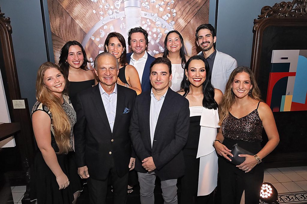 EMPRESARIALES  | VARELA HERMANOS PRESENTA SECO HERRERANO REPOSADO CRISTALINO: UN NUEVO CAPÍTULO EN LA HISTORIA DEL SECO