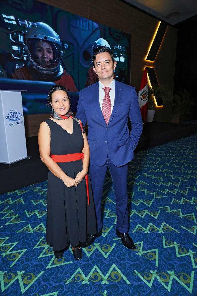 EMPRESARIALES | Perú rinde homenaje EMPRESARIALES | Perú rinde homenaje