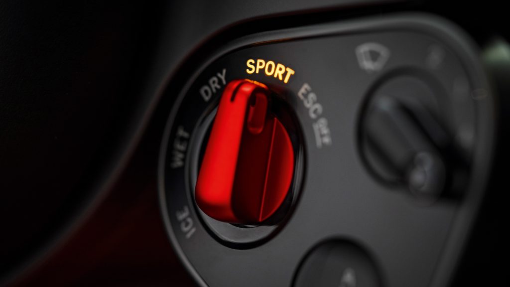 MOTOR | Ferrari Luce, una nueva potencia con sello propio MOTOR | Ferrari Luce, una nueva potencia con sello propio