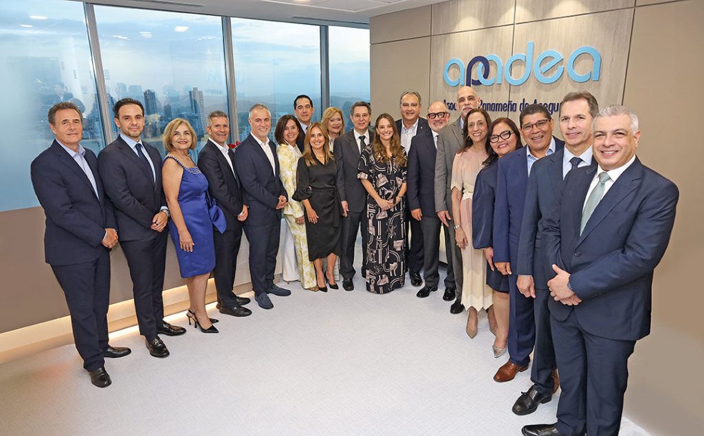 EMPRESARIALES EVENTOS | Crecimiento y compromiso EMPRESARIALES EVENTOS | Crecimiento y compromiso