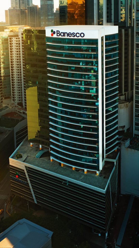 EMPRESARIALES EVENTOS  | Banesco Panamá renueva su imagen