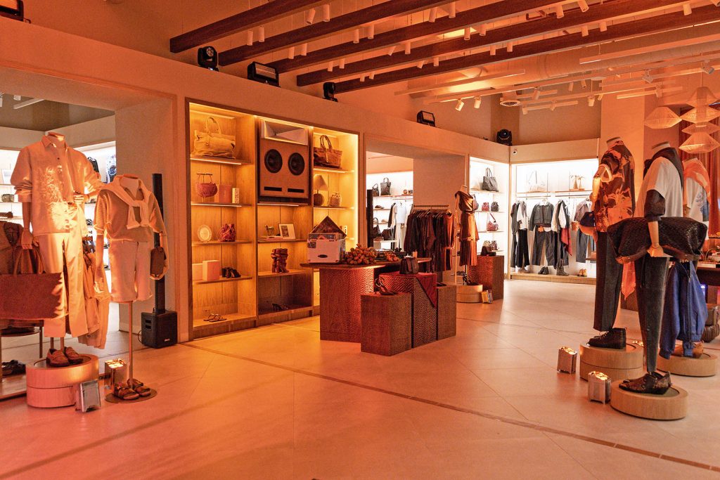 EVENTOS MODA SOCIALES  | VÉLEZ INAUGURA SU NUEVA FLAGSHIP EN MULTIPLAZA Y REFUERZA SU PRESENCIA EN PANAMÁ
